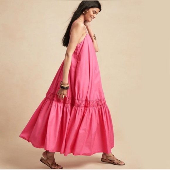 Banana Republic Dresses & Skirts - Banana Republic Vibrant Pink Maxi Dress